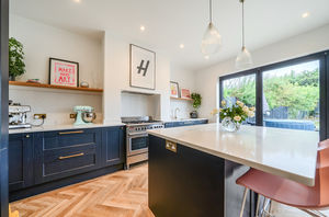 Kitchen diner angle 5- click for photo gallery